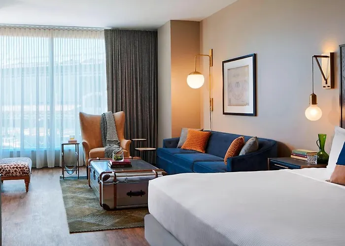Zachary, Chicago, A Tribute Portfolio Hotel 4*
