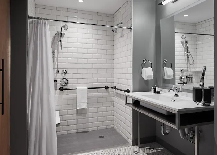 Hotel Zachary, Chicago, A Tribute Portfolio