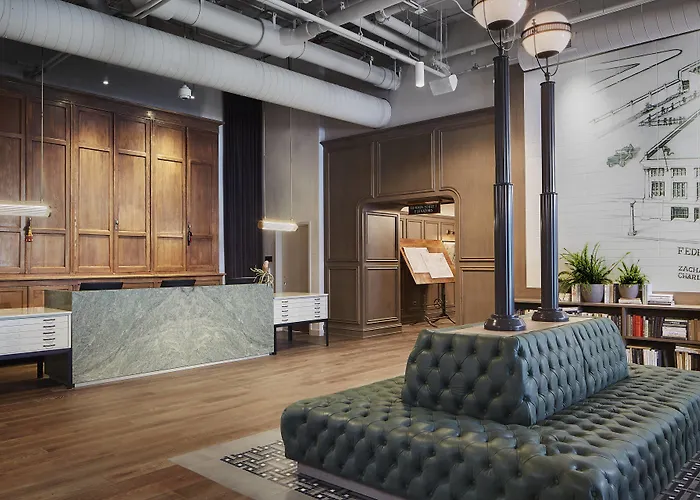 Zachary, Chicago, A Tribute Portfolio Hotel